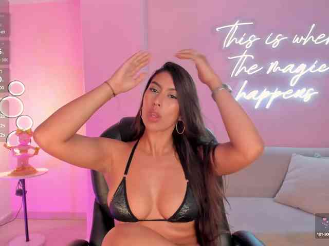 ArianaDumont webcam
