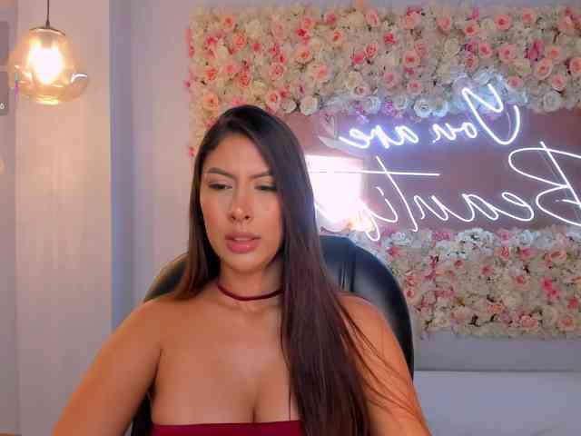 ArianaDumont webcam