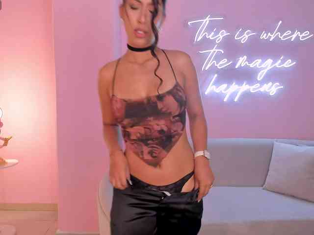 ArianaDumont webcam
