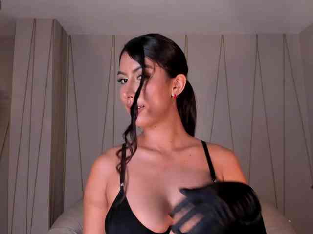 ArianaDumont webcam