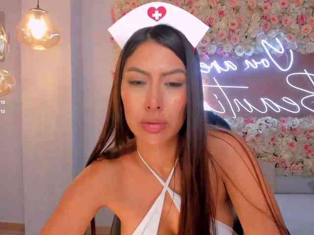 ArianaDumont webcam