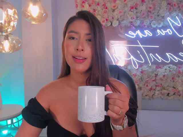 ArianaDumont webcam