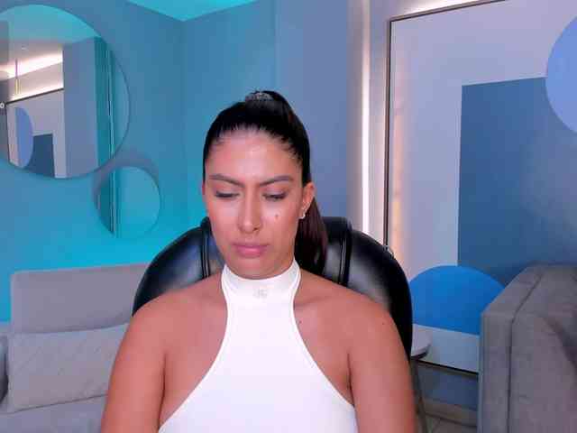 ArianaDumont webcam