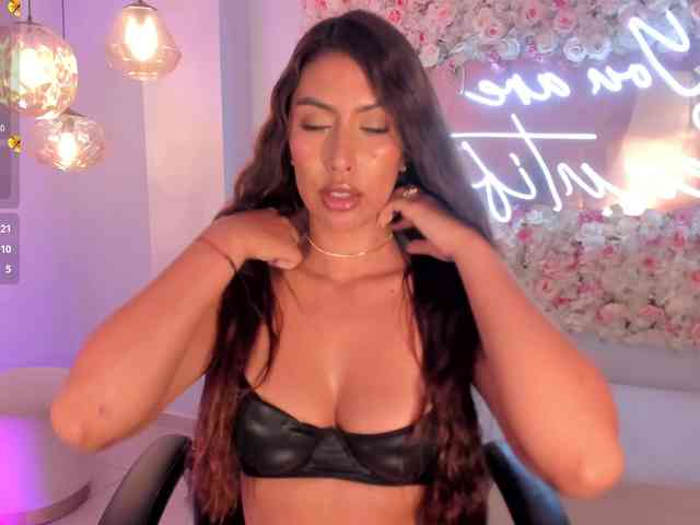 ArianaDumont webcam