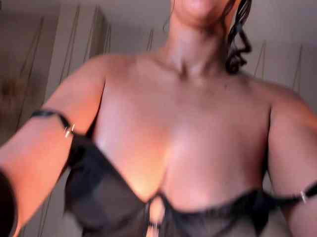 ArianaDumont webcam