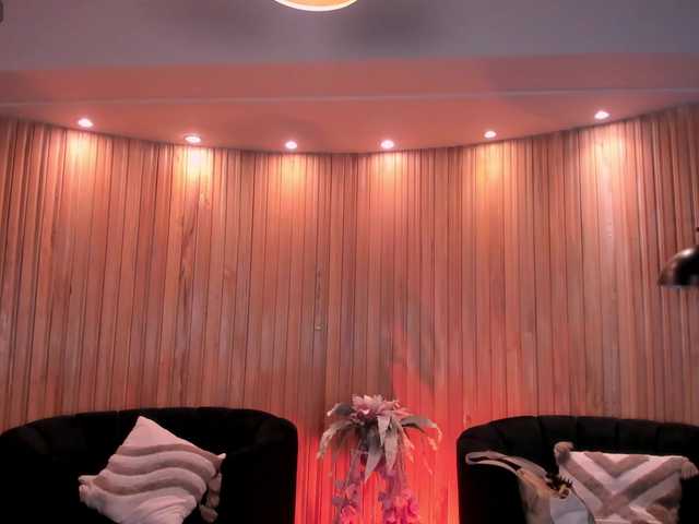 ValeriaRivera1's BongaCams show and profile