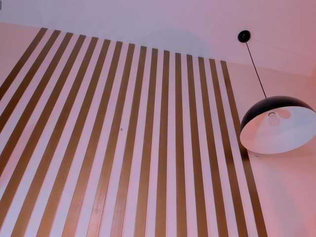 ValeriaRivera1 live cam profile