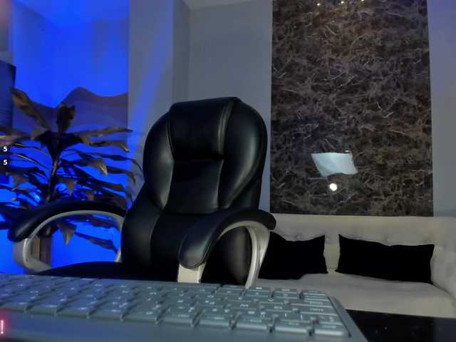 KatieStonne's BongaCams show and profile