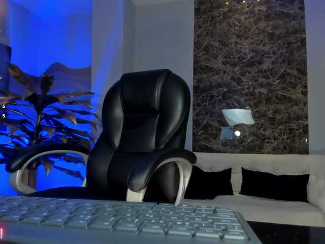 KatieStonne's BongaCams show and profile