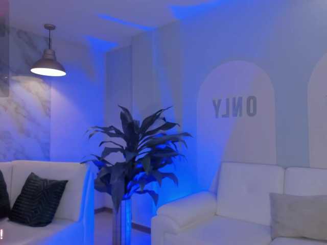 KatieStonne's BongaCams show and profile