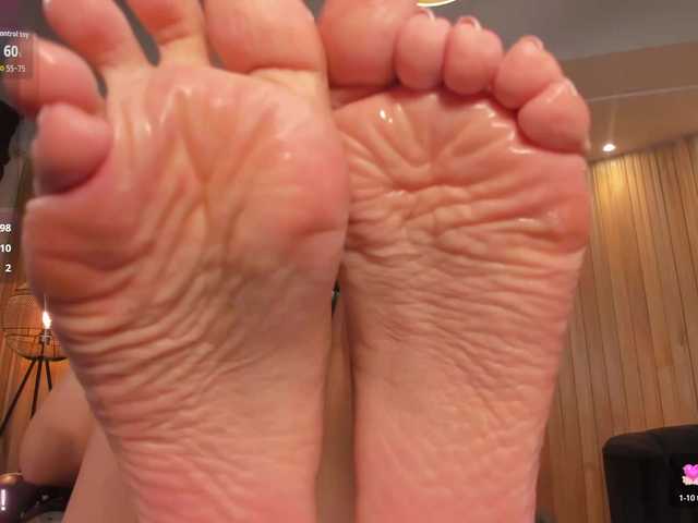 KatieStonne's BongaCams show and profile