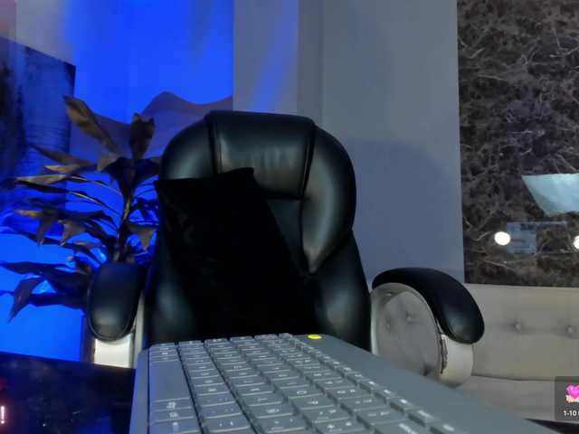 KatieStonne's BongaCams show and profile