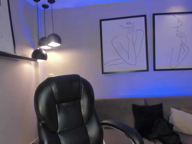 KatieStonne's BongaCams show and profile