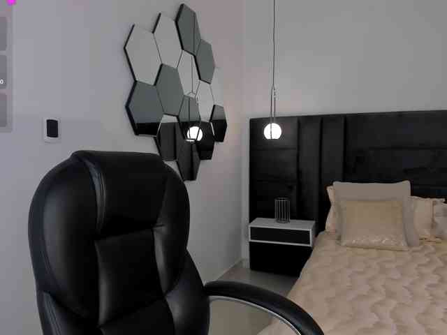 KatieStonne webcam