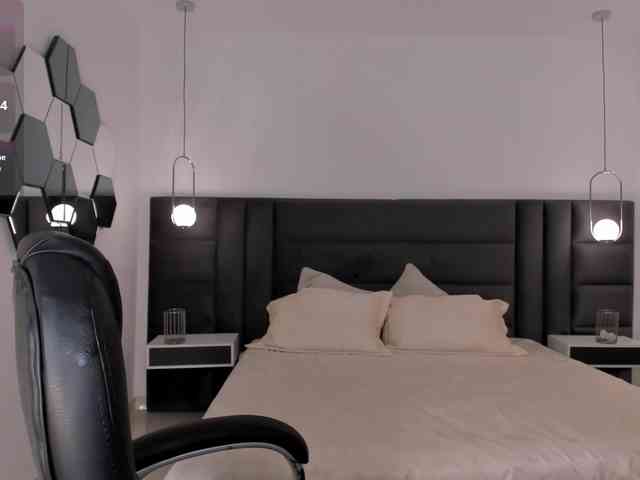 KatieStonne webcam
