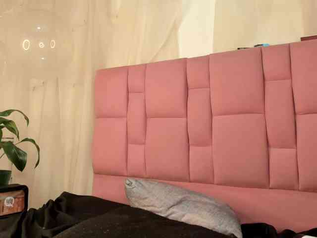 Samantha-black webcam