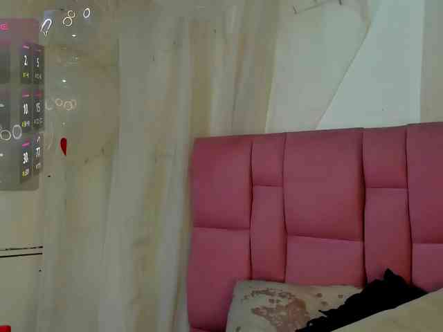 Samantha-black webcam