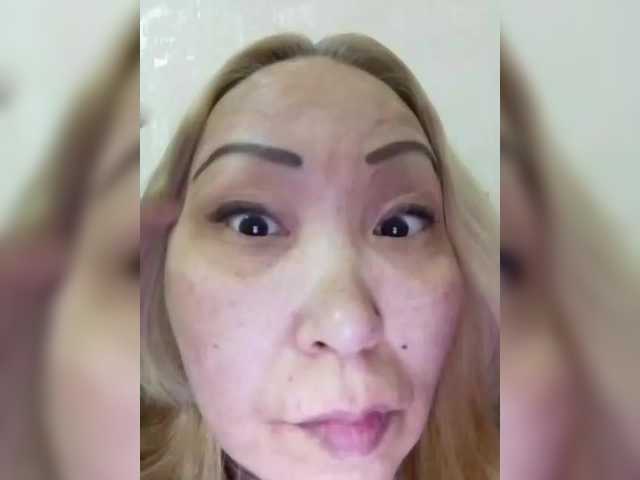 Qweentis's BongaCams show and profile