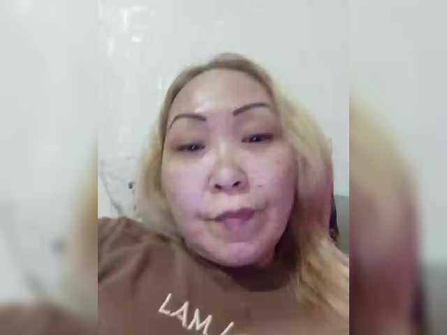 Qweentis's BongaCams show and profile