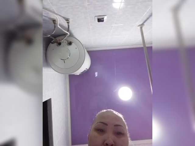 Qweentis's BongaCams show and profile