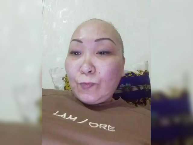 Qweentis's BongaCams show and profile