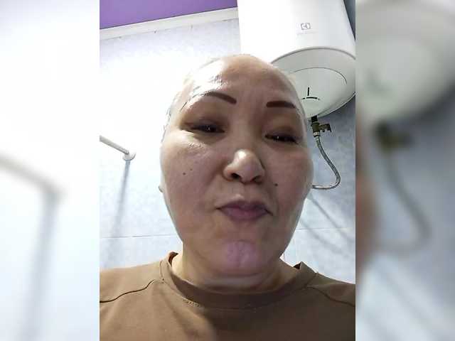 Qweentis's BongaCams show and profile