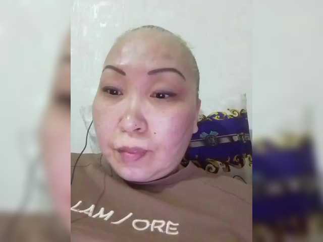 Qweentis's BongaCams show and profile