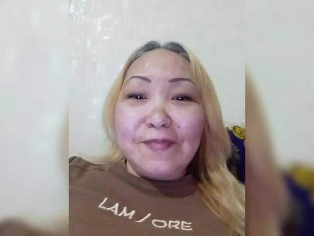 Qweentis's BongaCams show and profile