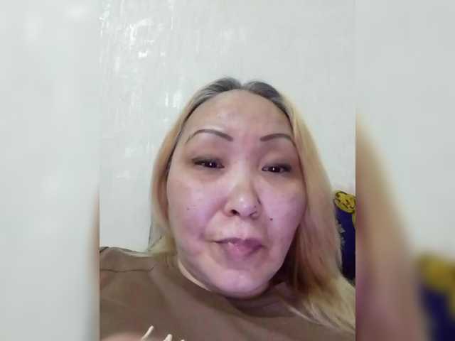 Qweentis's BongaCams show and profile