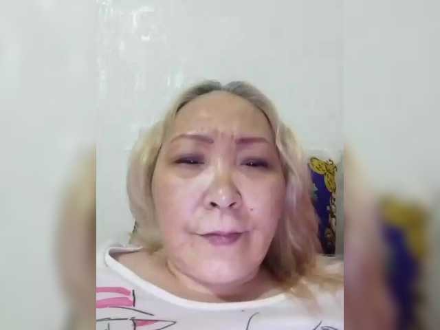 Qweentis's BongaCams show and profile