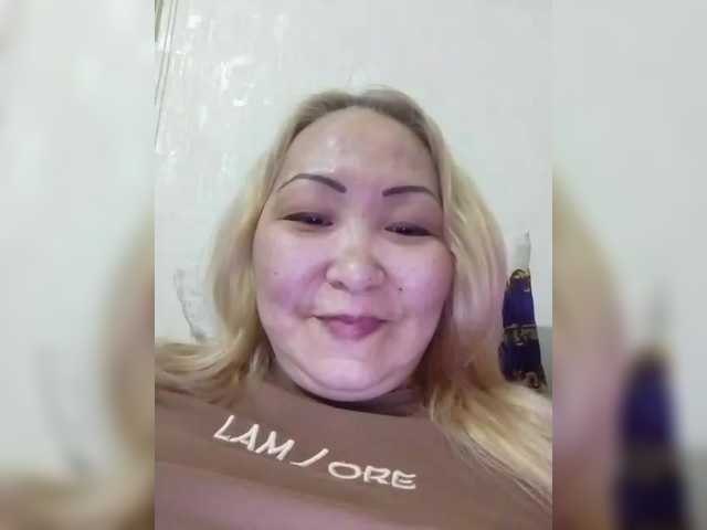 Qweentis's BongaCams show and profile