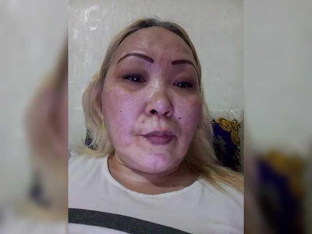 Qweentis's BongaCams show and profile