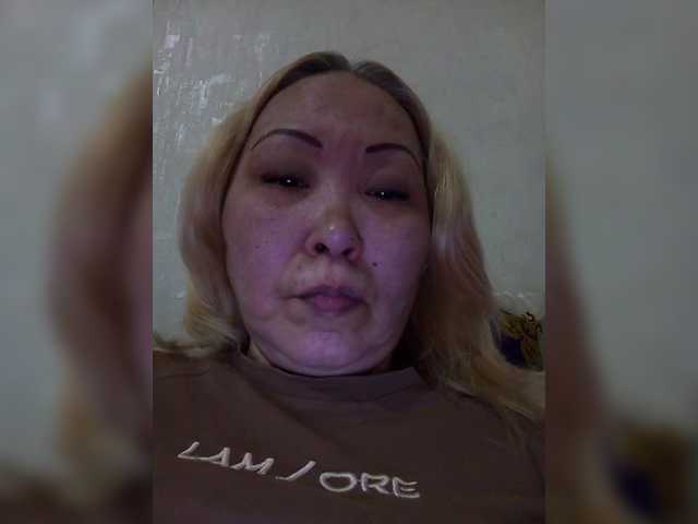 Qweentis live cam profile