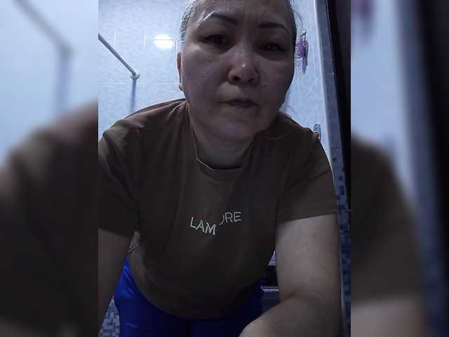 Qweentis's BongaCams show and profile