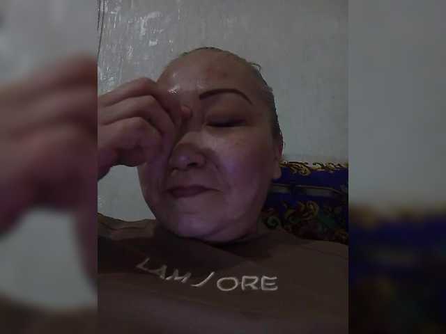 Qweentis's BongaCams show and profile