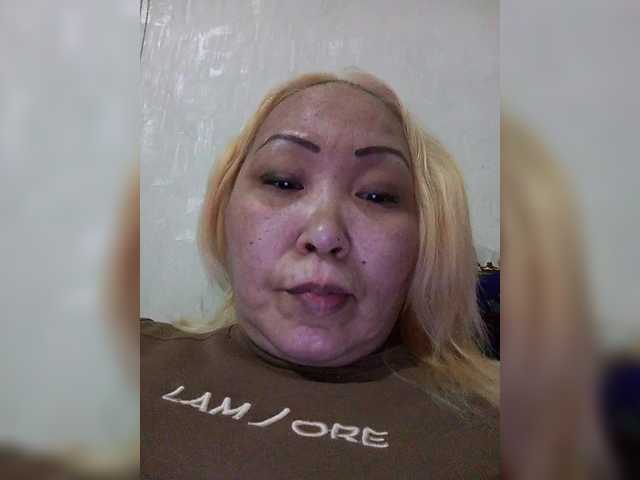 Qweentis's BongaCams show and profile