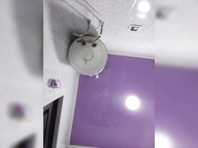 Qweentis's BongaCams show and profile