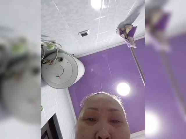 F_L_I_R_T_I_N_G webcam