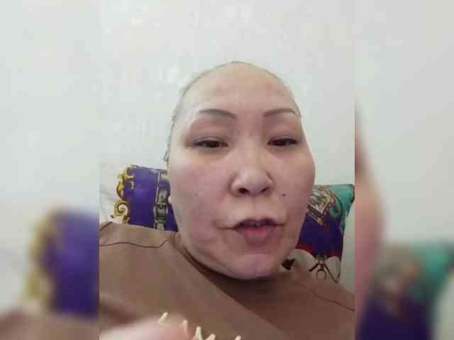 F_L_I_R_T_I_N_G webcam
