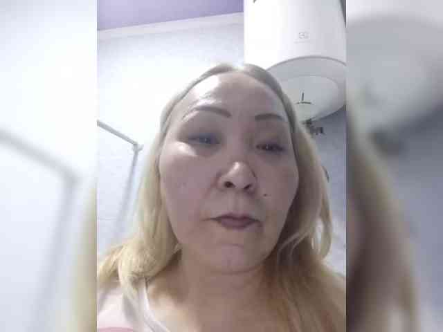 Qweentis Live Webcam on BongaCams