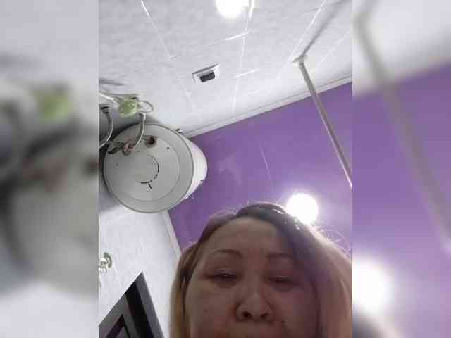 F_L_I_R_T_I_N_G webcam