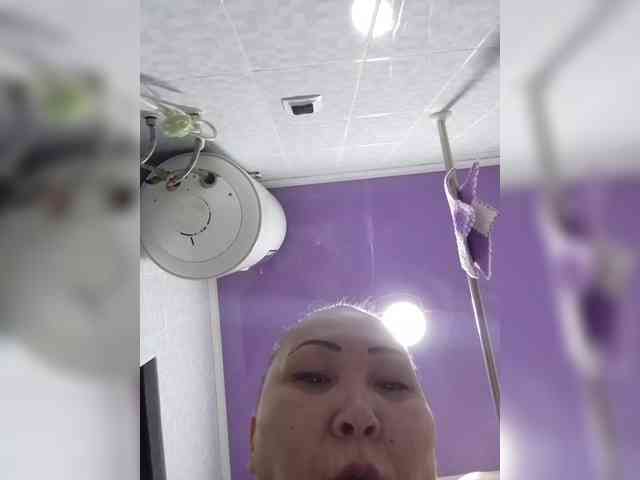 F_L_I_R_T_I_N_G webcam