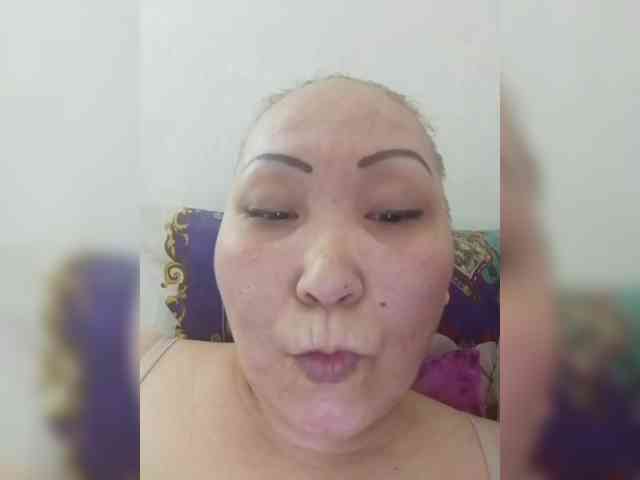 F_L_I_R_T_I_N_G webcam