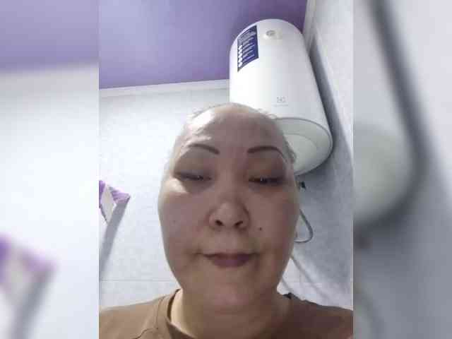 F_L_I_R_T_I_N_G webcam