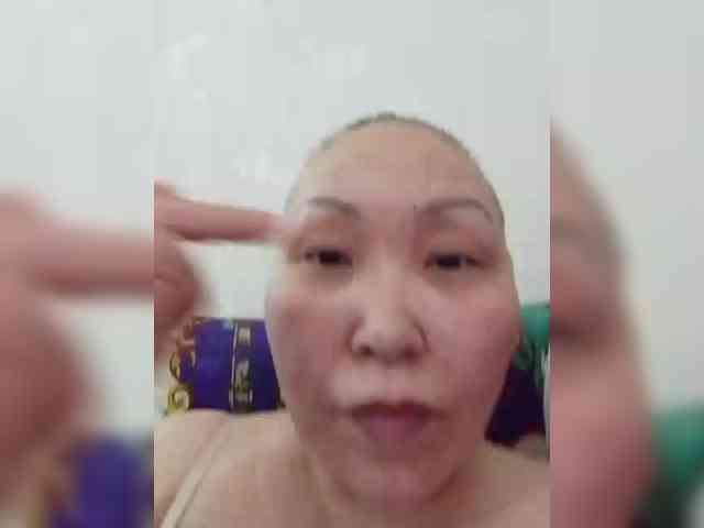 F_L_I_R_T_I_N_G webcam