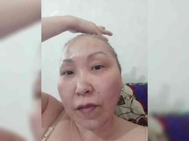 F_L_I_R_T_I_N_G webcam