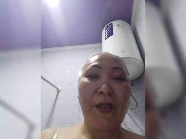 F_L_I_R_T_I_N_G webcam