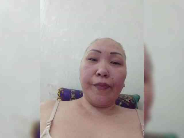 F_L_I_R_T_I_N_G webcam