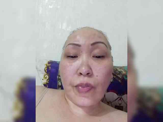 F_L_I_R_T_I_N_G webcam