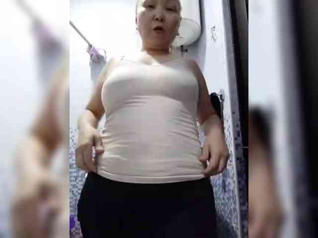 F_L_I_R_T_I_N_G webcam